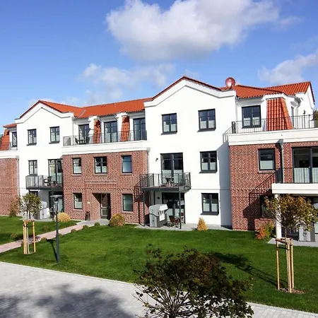 Im Avalon Bellevue, *