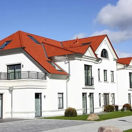 Im Avalon Bellevue, *