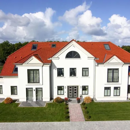 Im Avalon Bellevue, *